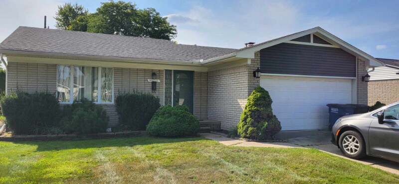 Primary Photo - 33110 Lancashire Dr