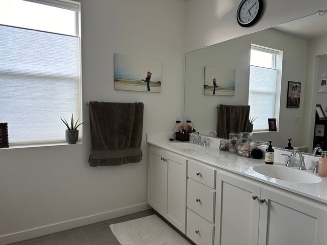 Building Photo - PET FRIENDLY