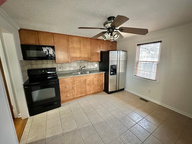 Kitchen - 9524 Hacke Ln
