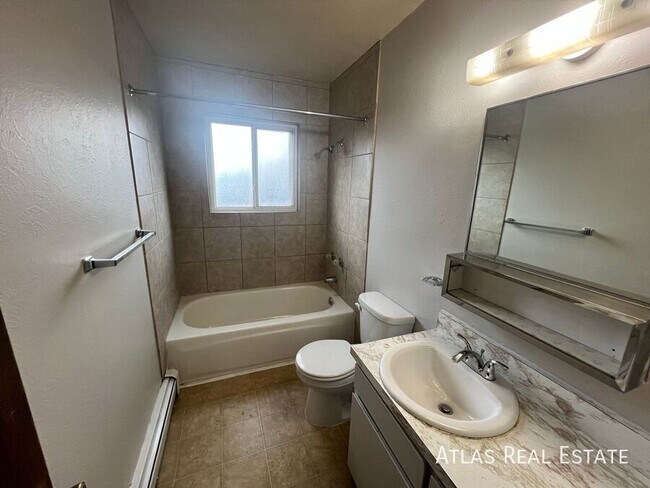 Building Photo - 4206 Forest Hill Ct