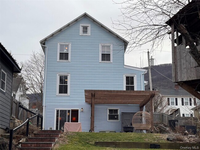 Foto del edificio - 69 Russell Ave