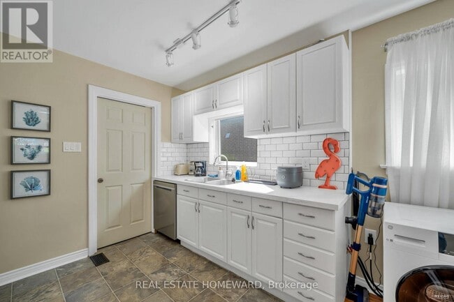 Building Photo - 5 Highvale Rd