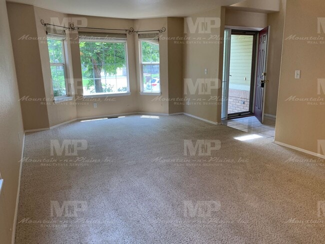 Building Photo - 714 Bentley Pl