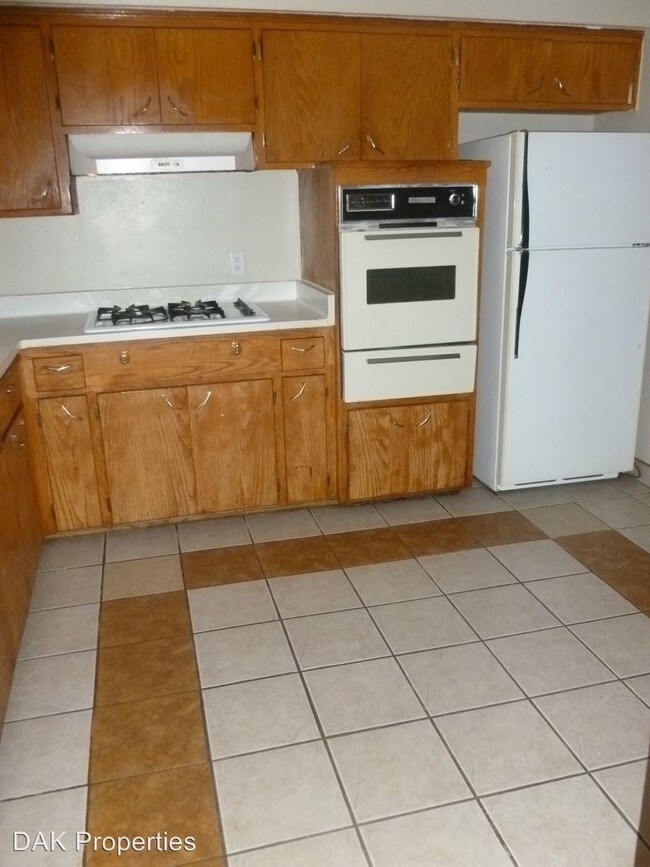 Building Photo - 7421 N Teutonia Ave
