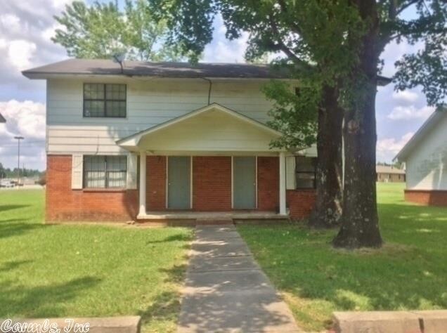 Primary Photo - 900 McCulloch St