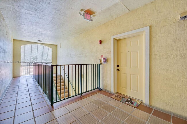 Foto del edificio - 7330 NW 114th Ave