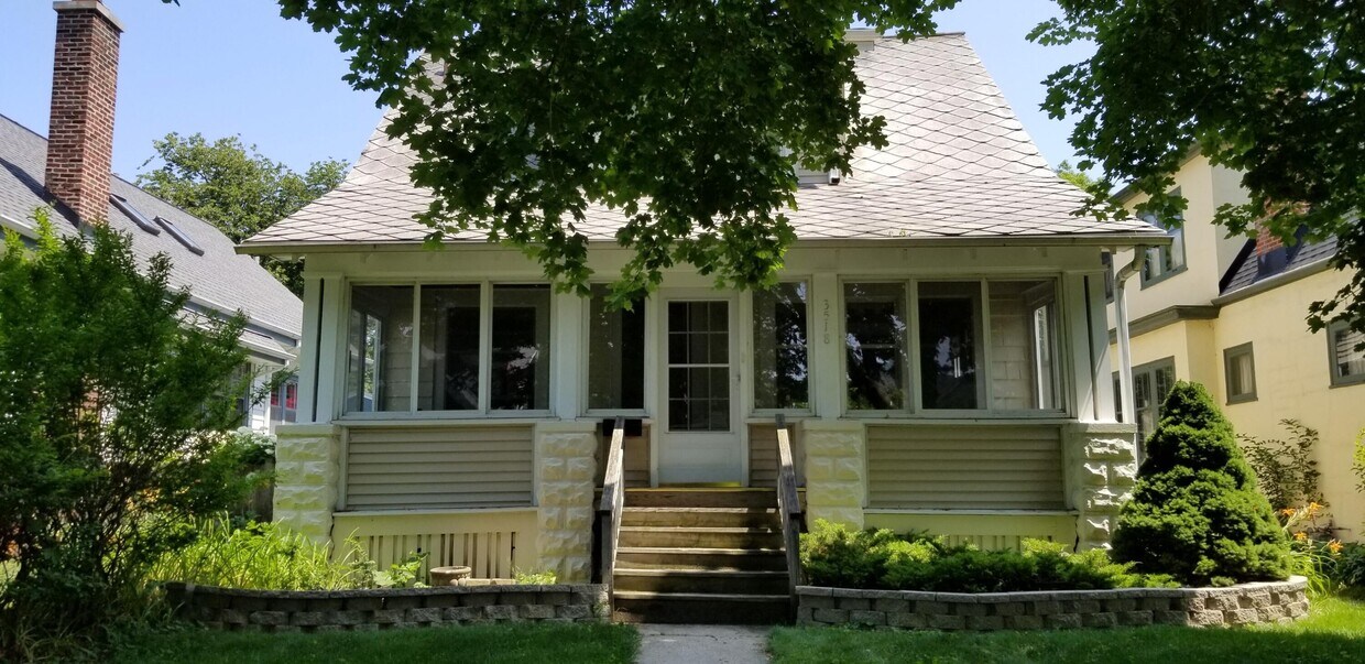 3518 N Murray Ave, Shorewood, WI 53211 Townhome Rentals in Shorewood