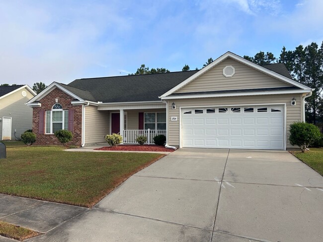 Building Photo - AVAILABLE NOW!! 4 Bedroom 2 Bathroom Home