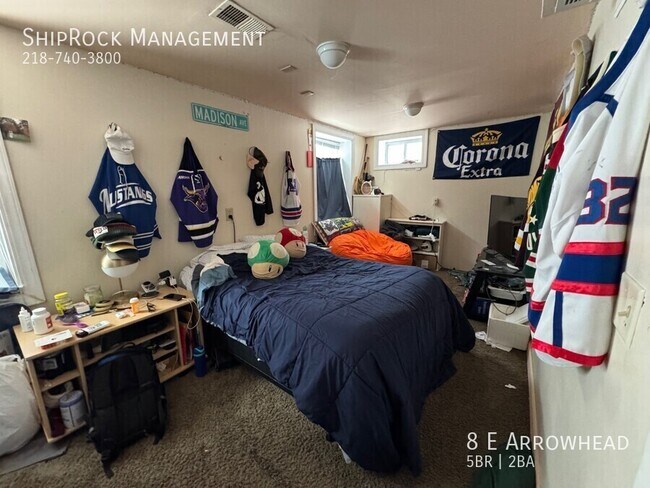 Foto del edificio - 8 E Arrowhead Rd