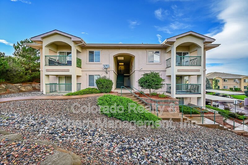 Primary Photo - 3060 Mandalay Grove