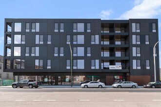 Building Photo - 3140 N Clybourn Ave