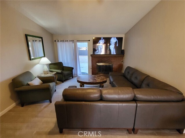 Foto del edificio - 44025 Glenraven Rd