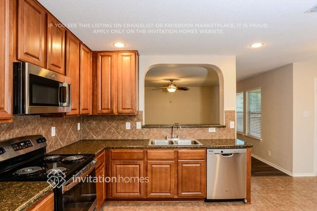 Building Photo - 559 Red Quill Nest