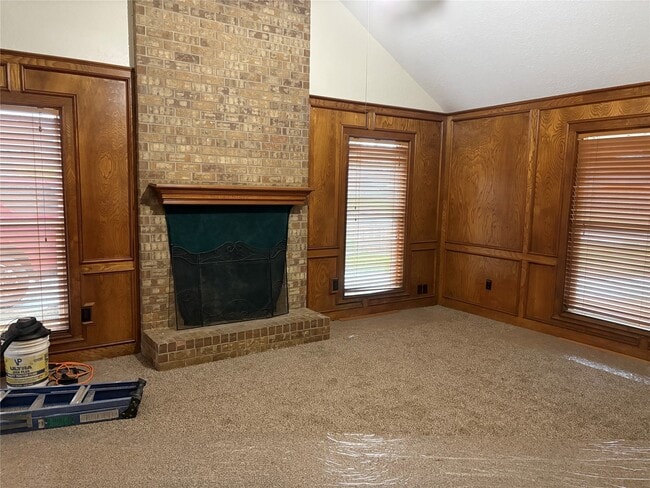 Building Photo - 505 Huckleberry Dr