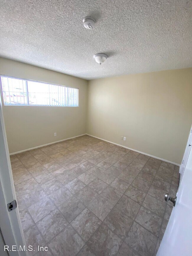 Foto del edificio - 1123-1131 E Robidoux St