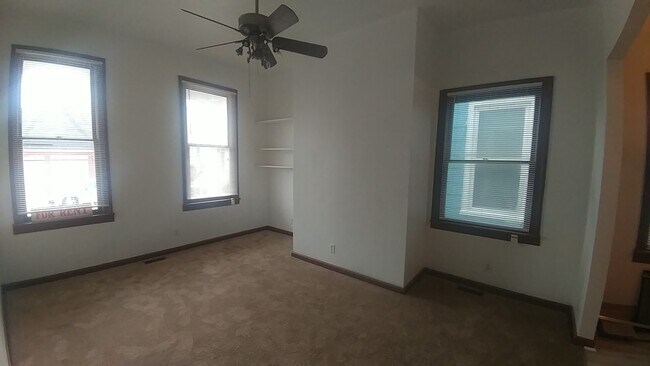 Foto del edificio - 708 DINWID