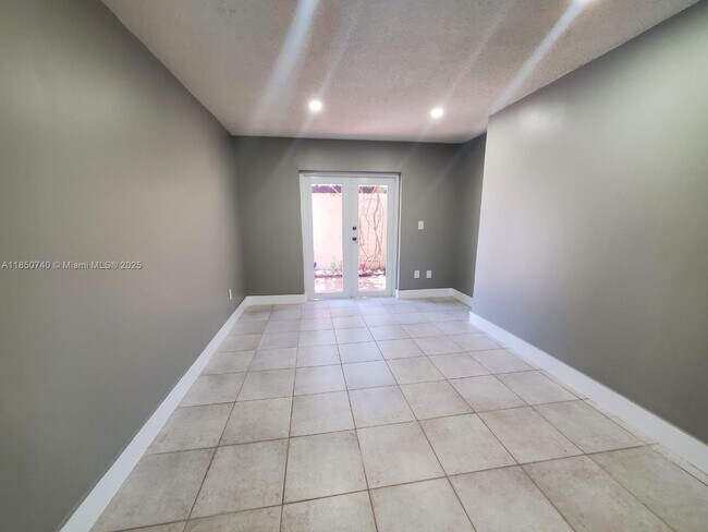 Foto del edificio - 600 SW 89th Ct