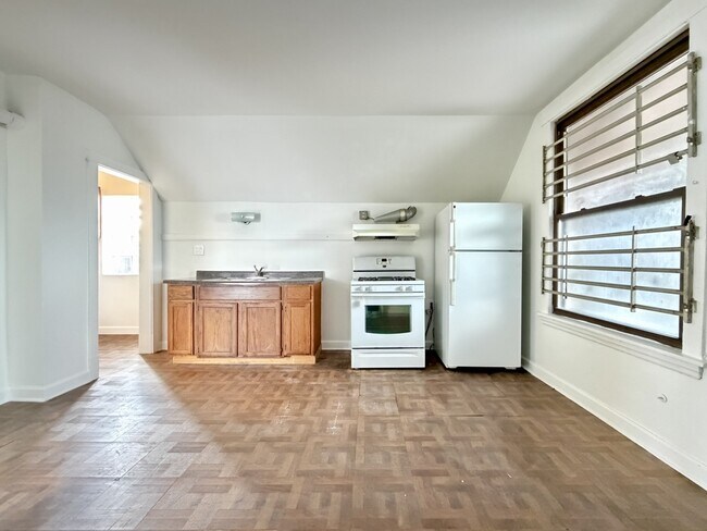 Foto del edificio - 1609 N McVicker Ave