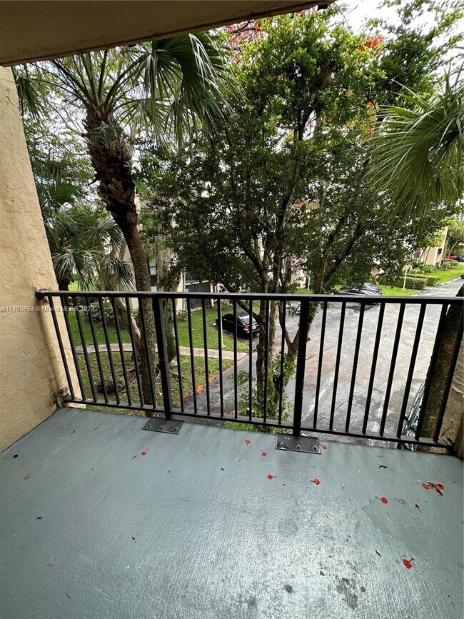 14525 N Kendall Dr Unit 312J, Miami, FL 33186 Room for Rent in Miami