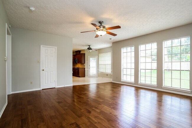 Foto del edificio - 5111 Natural Bridge Dr