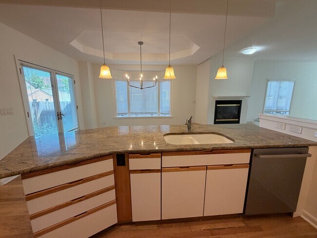 Foto del edificio - Spacious Cherry Creek Home with Dual Primary Suites & Finished Basement Apartment Potential