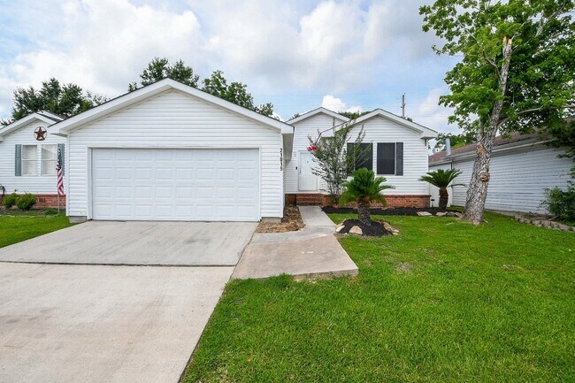 Foto del edificio - 21019 Sweet Blossom Ln