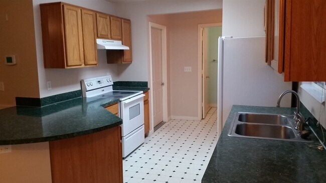 Building Photo - 3 br, 1.5 bath House - 166 Freedom Lane
