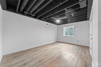 Building Photo - 2260 E 100th St