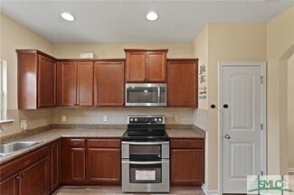 Building Photo - 966 Mustang Ln NE
