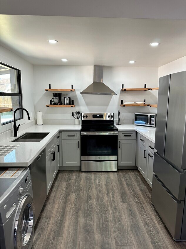 Foto principal - 326 N 17th Dr