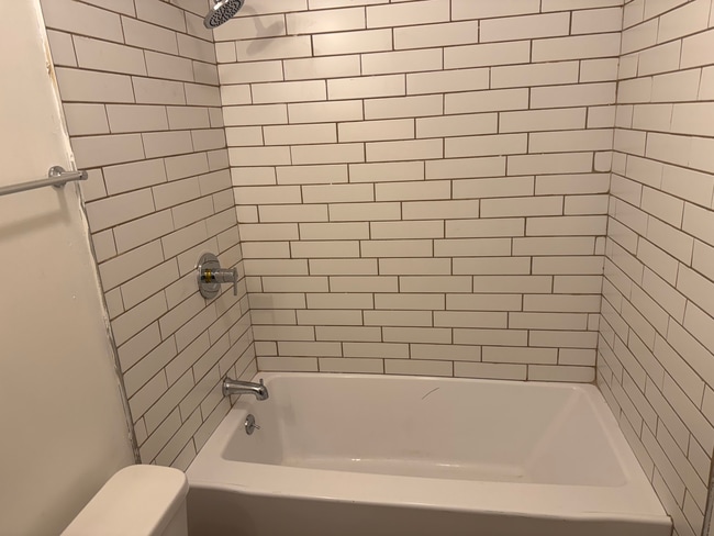 Building Photo - 922 Hastings St