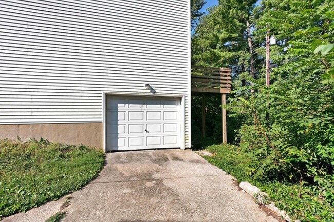 Foto del edificio - 110A Melanie Ln