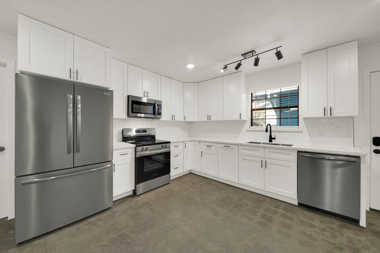 Kitchen - 1518 Dorothy St