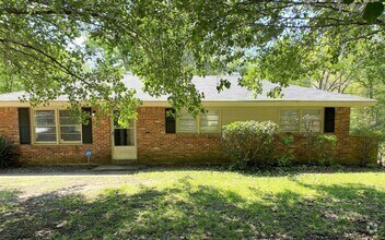 Building Photo - 3236 Meadow Ln
