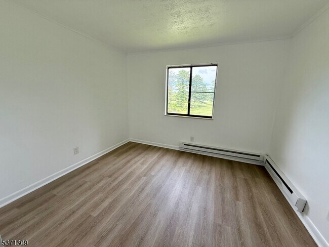 Foto del edificio - 207 Old Chimney Ridge Rd
