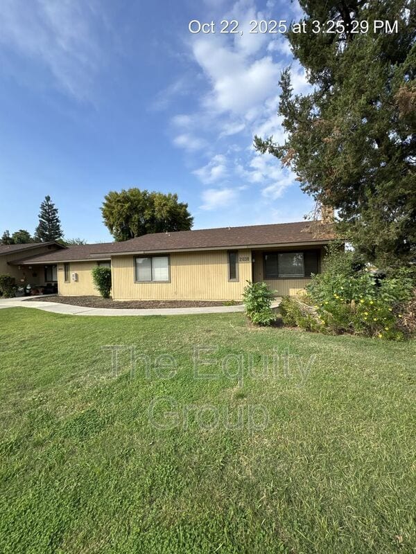 Building Photo - 2038 E Vassar Ave