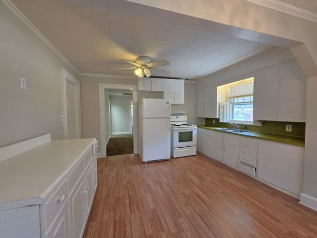 Foto del edificio - 1 Bed/1 Bath Affordable Condo In Convenien...