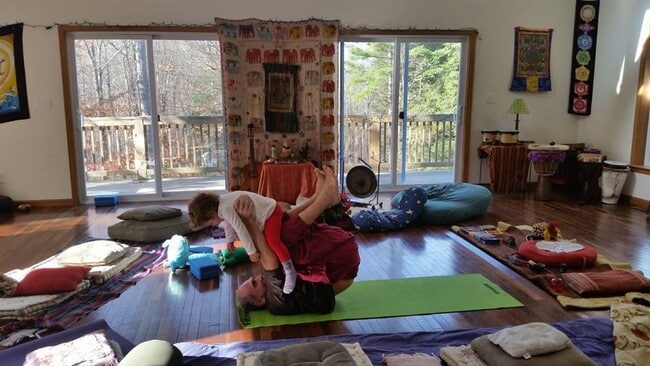 Foto del edificio - 614 Salls Rd