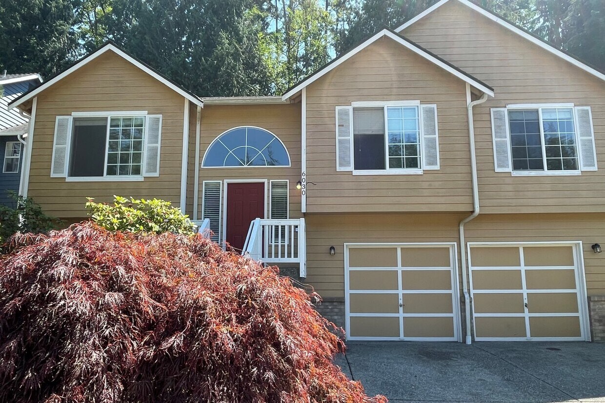 Foto principal - 6030 133rd Pl SW