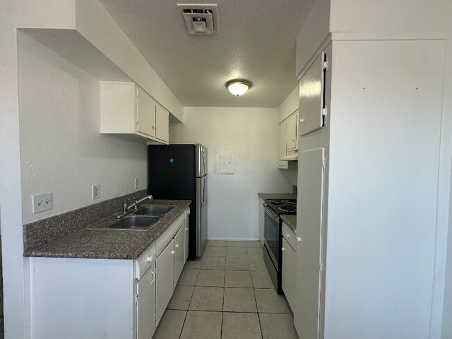 Foto del edificio - 2508 E Mesquite Ave