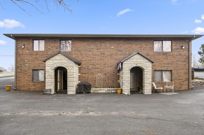 Building Photo - 1 Woodland Ave