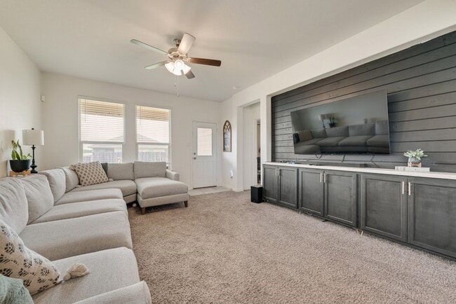 Foto del edificio - 444 Windsail Ln