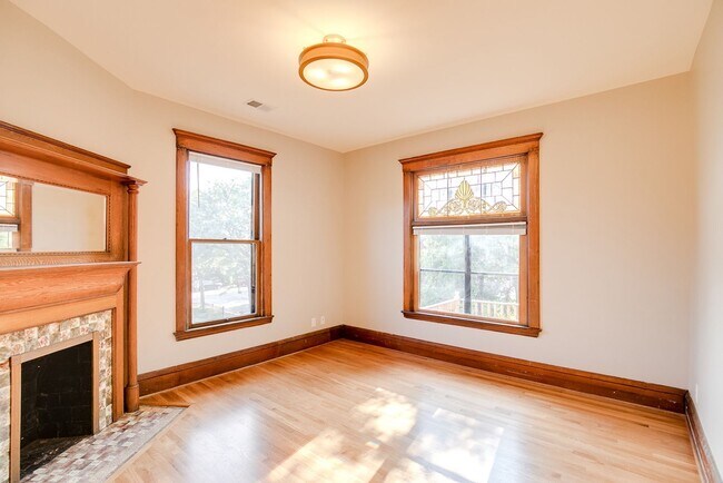 Building Photo - 1609 Elliot Ave