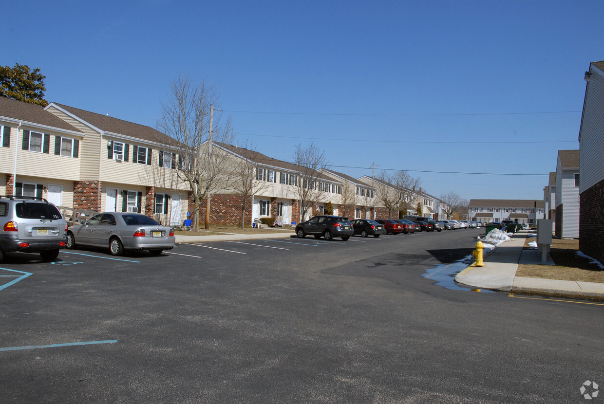 Foto del edificio - Penny Point Park Apartments