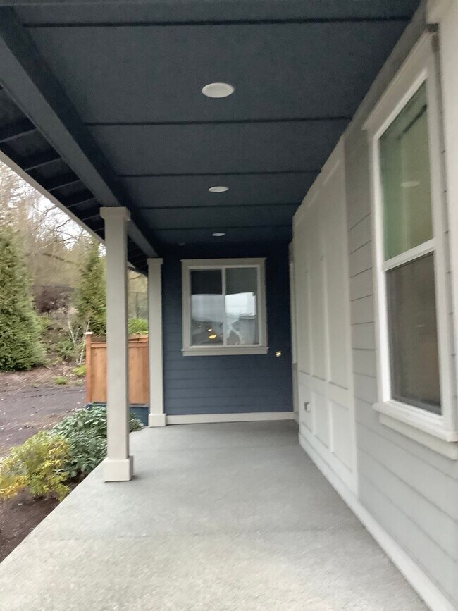 Foto del edificio - 4 BEDROOM 3 BATH SPECTACULAR HOME IN POULSBO