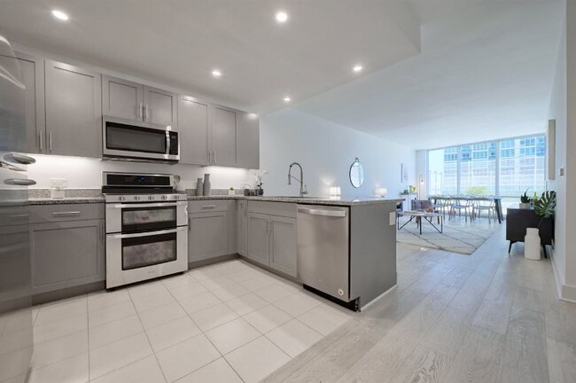 Foto del edificio - 20 Newport Pkwy