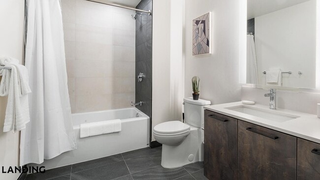 Building Photo - 632 Howard Rd SE