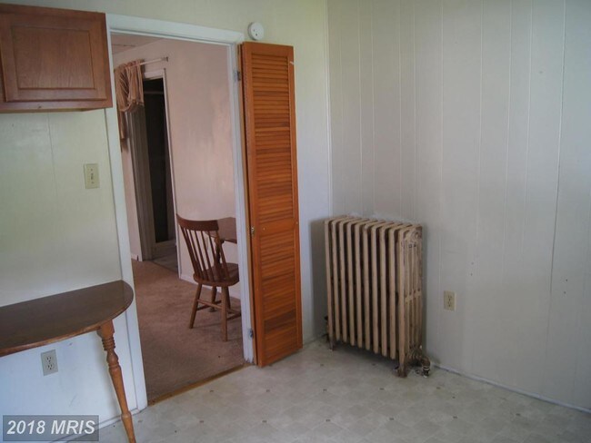 Building Photo - bedroom in Waynesboro PA 17268