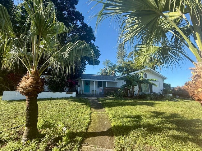 Building Photo - 5840 Tanglewood Dr NE