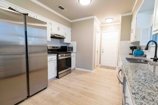 Foto del edificio - Charming 3 bedroom/ 2 Bathroom house